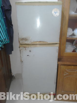 SINGER Fridge